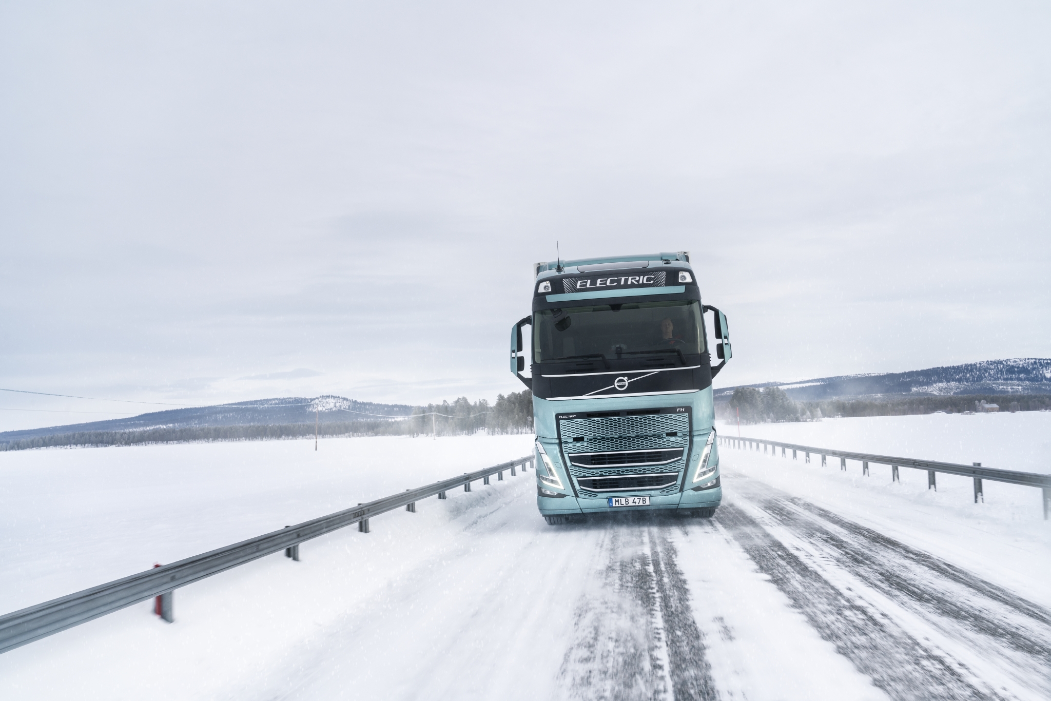 Elektryczne samochody ciężarowe Volvo testowane w ekstremalnych warunkach zimowych