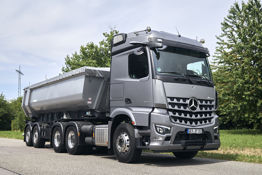 Mercedes-Benz Trucks zaprezentuje na targach bauma 2022 zindywidualizowane, zintegrowane rozwiązania dla transportu budowlanego