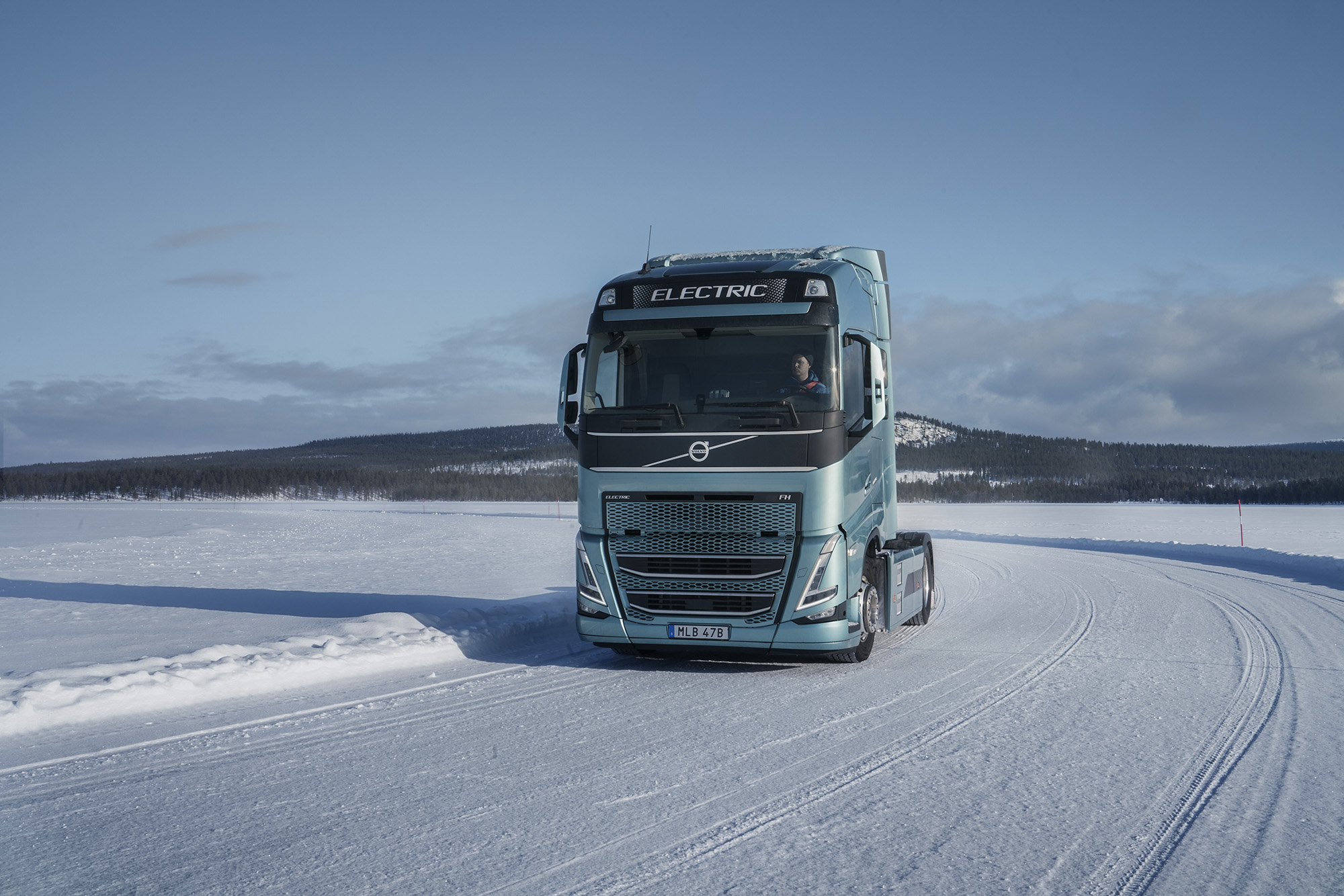Nowa unikalna funkcja zwiększająca bezpieczeństwo w elektrycznych samochodach ciężarowych Volvo