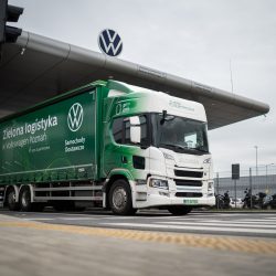 Pierwszy w pełni elektryczny pojazd Scania dla VW Poznań_1