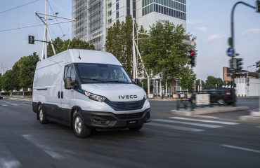 IVECO Daily zwycięża „Best Large Van”, e‑Daily wyróżniony w plebiscycie Business Vans