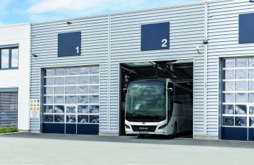 manservice_lion039scoach_4c